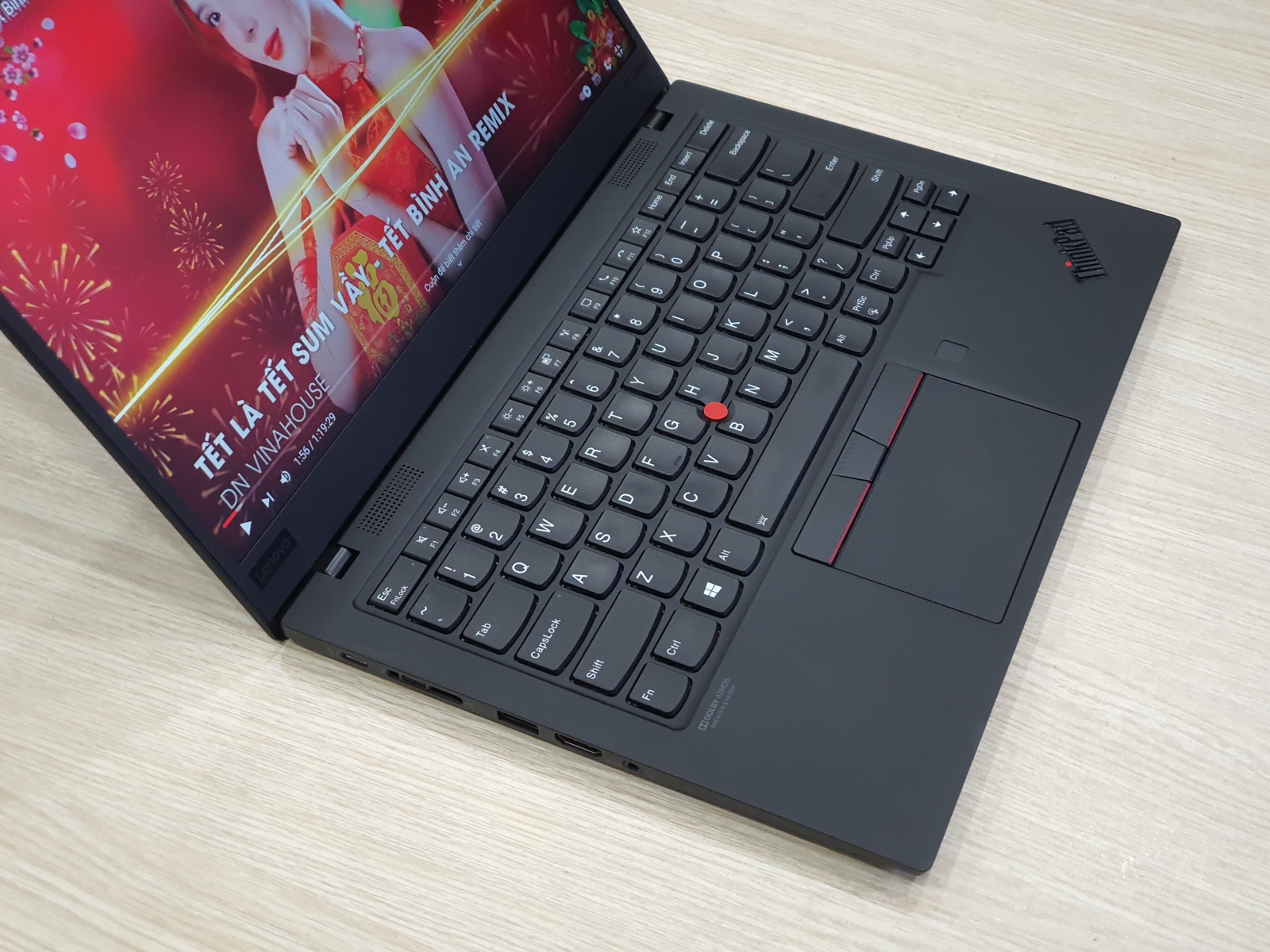 Laptop xách tay ThinkPad X1 Carbon Gen 6